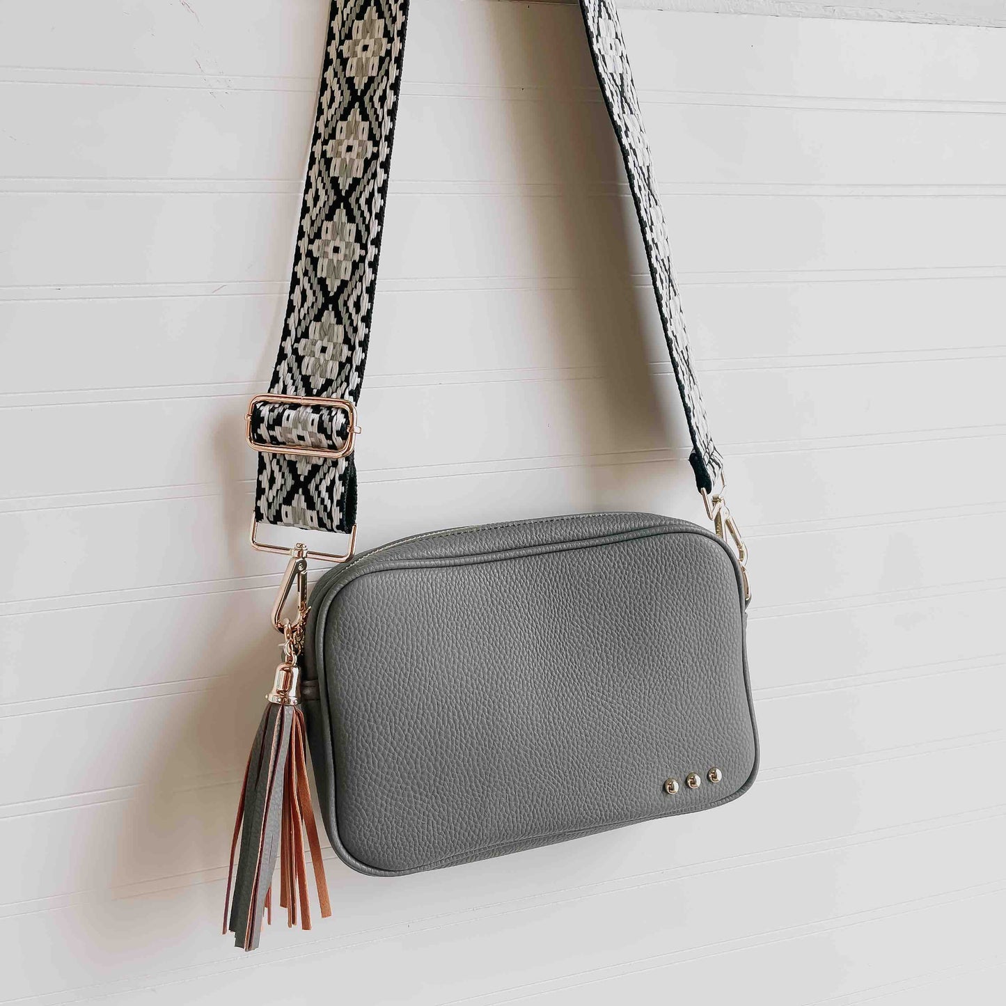 Willow Camera Crossbody Bag: Cream